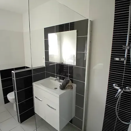 Palais Sur - Maison Confort - Wifi - Quartier Au Calme